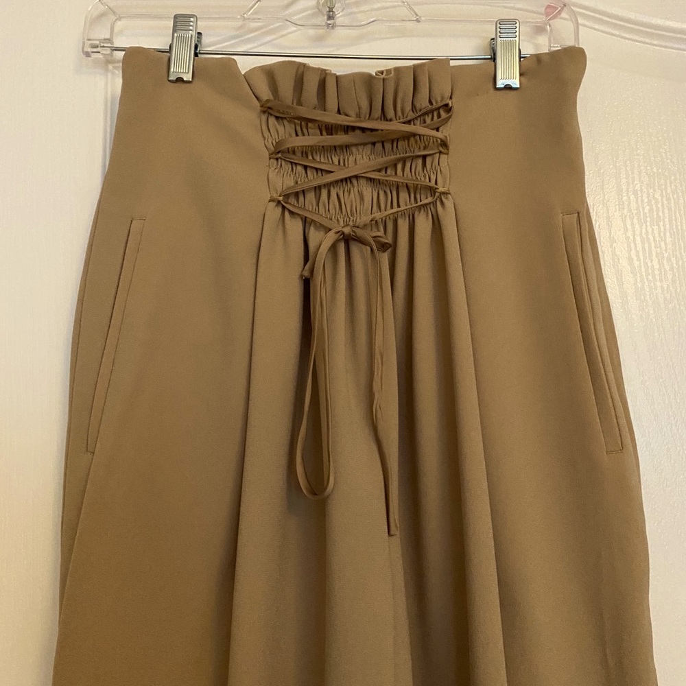 NWOT high waisted wide legs dress pants.